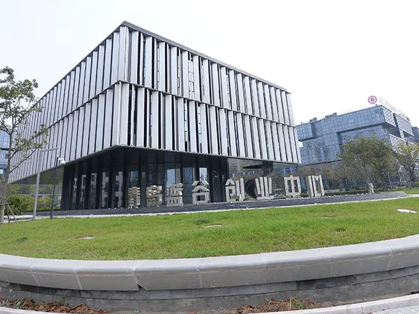 Keluli prefabrikasi tinggi